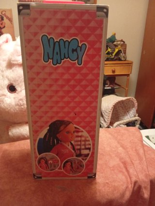 Nancy 2010 Muñeca con Ropero y Tocador Espejo
