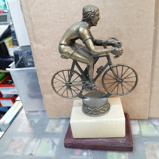 Trof. Ciclista Bronce y Mármol 30cm