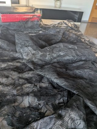 Mantilla Fallera Negra Encaje Flores