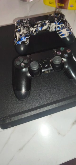 PS4 Slim (PlayStation 4) Negra