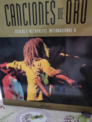 Colección de 5 libros, 20 Cd's y 10 Dvd