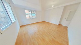 Piso en venta en Carolinas Bajas en Alicante