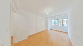 Piso en venta en Carolinas Bajas en Alicante