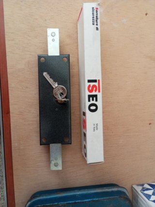 Cerradura ISEO persiana seguridad
