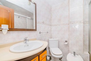 Piso en venta en Cervantes en Granada
