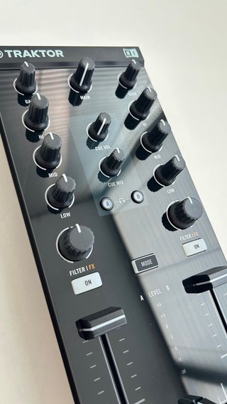 Traktor Kontrol Z1