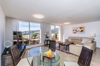 Piso en venta en Los Arqueros-Puerto del Almendro en Benahavís