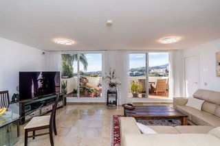 Piso en venta en Los Arqueros-Puerto del Almendro en Benahavís