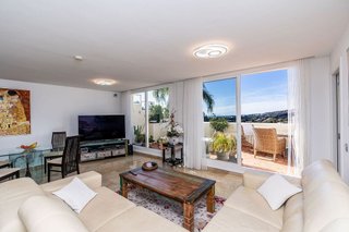 Piso en venta en Los Arqueros-Puerto del Almendro en Benahavís