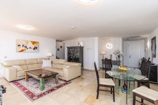 Piso en venta en Los Arqueros-Puerto del Almendro en Benahavís