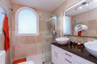 Piso en venta en Los Arqueros-Puerto del Almendro en Benahavís