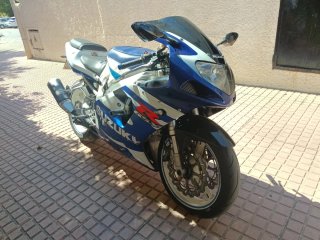Suzuki GSXR 750 - Muy cuidada