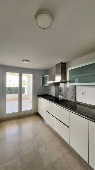 Piso en venta en Los Naranjos en Marbella