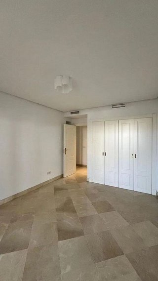 Piso en venta en Los Naranjos en Marbella