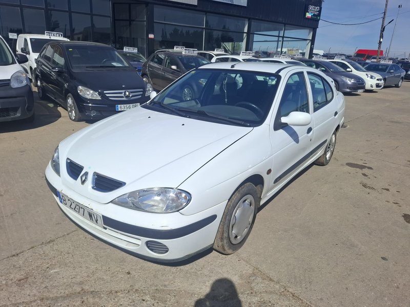 Renault Megane 2000 - foto 1