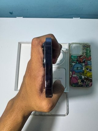 iPhone 14 Pro Max Morado + Accesorios