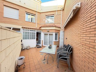 Casa adosada en venta en Santa Cruz - Industria - Polígono Campollano en Albacete