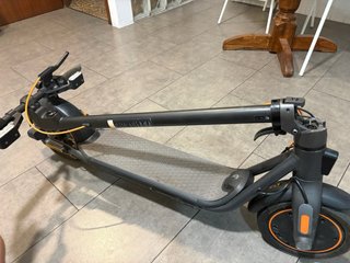 Patinete Ninebot Kickscooter F40i