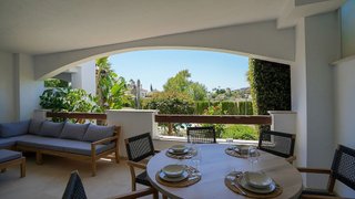 Piso en venta en Los Naranjos - Las Brisas en Marbella