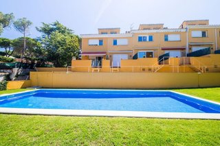 Casa adosada en venta en Els Pins - Politur en Castell-Platja d´Aro