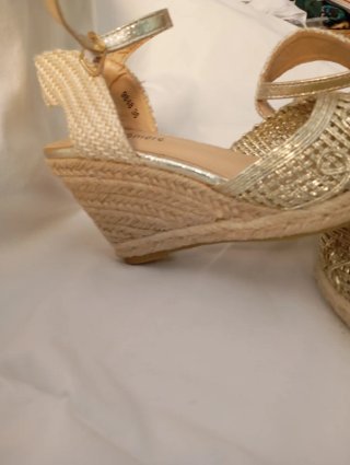 Zapato verano cuña  T. 36