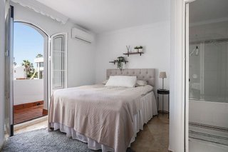 Casa adosada en venta en Nueva Andalucía centro en Marbella