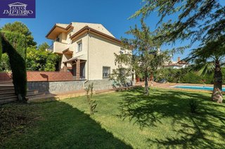Chalet en venta en Otura