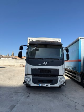 Camion volvo FL 250