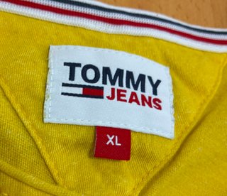 Camiseta Tommy Jeans amarilla básica