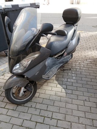 Aprilia Atlantic 250cc Maxi-Scooter Gris