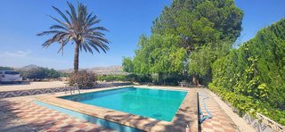 Casa en venta en Novelda