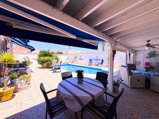 Chalet en venta en La Siesta - El Salado - Torreta en Torrevieja