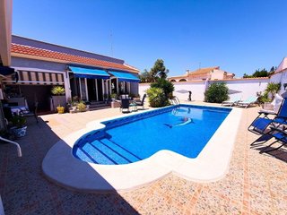 Chalet en venta en La Siesta - El Salado - Torreta en Torrevieja