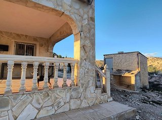 Chalet en venta en Crevillent