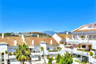 Piso en venta en Los Naranjos - Las Brisas en Marbella