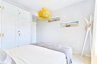 Piso en venta en Los Naranjos - Las Brisas en Marbella