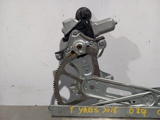 ELEVALUNAS DELANTERO IZQUIERDO TOYOTA YARIS (KSP1