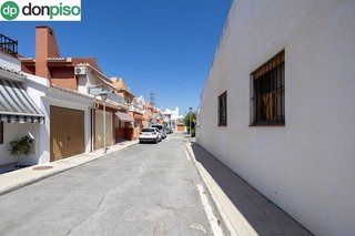 Casa adosada en venta en Cervantes en Granada