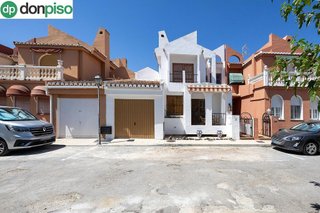 Casa adosada en venta en Cervantes en Granada