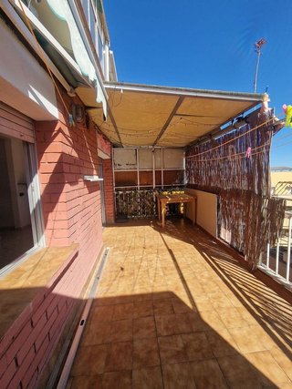 Ático en venta en Les Roquetes en Barcelona