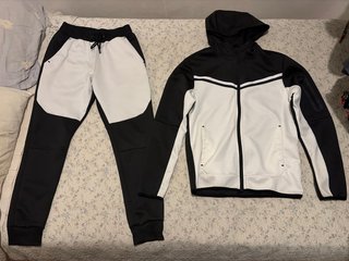 Conjunto chándal negro y blanco