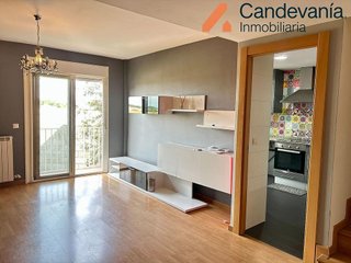Casa adosada en venta en Zuera