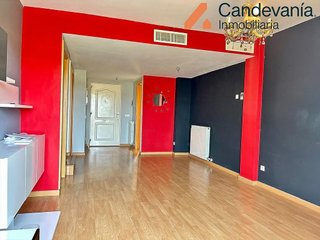 Casa adosada en venta en Zuera