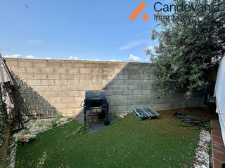 Casa adosada en venta en Zuera