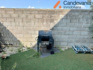Casa adosada en venta en Zuera