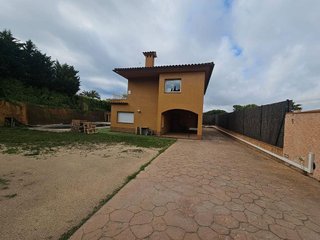 Chalet en venta en Puigventós en Lloret de Mar
