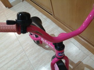 Bicicleta de equilibrio rosa Chicco