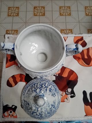 Zuppiera in ceramica con angeli anni 70
