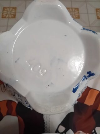 Zuppiera in ceramica con angeli anni 70