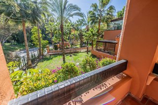 Piso en venta en Los Naranjos - Las Brisas en Marbella